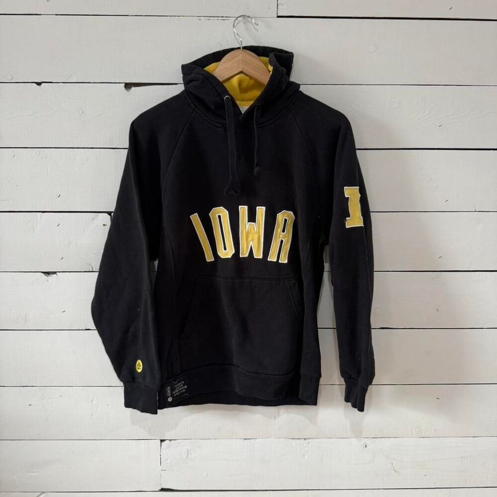 Vintage 90s Iowa Hawkeyes Hoodie